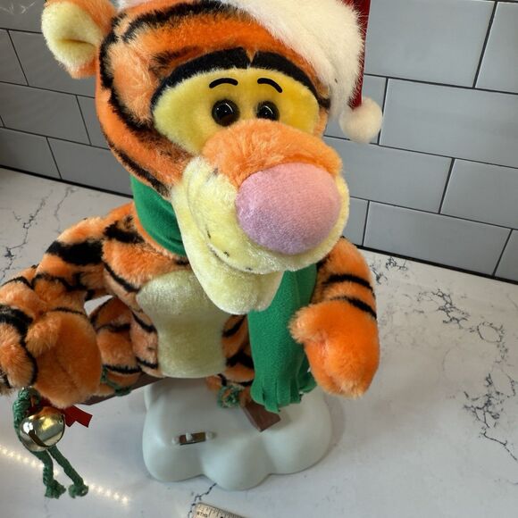 Vtg Telco Disney Pooh Tigger Animated Christmas Motion Skiing Figure Works Video - Picture 6 of 16